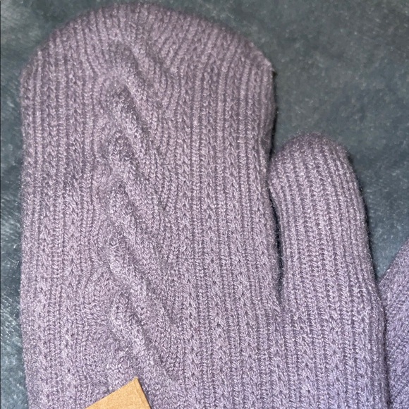 UGG Lavender Knit Mittens with Soft Plush Pink Trim NWT Luxury Gloves - Picture 3 of 11